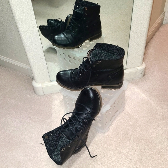 Boots - Picture 1 of 8